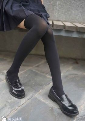 《不扣钮的女孩》_2022在线观看