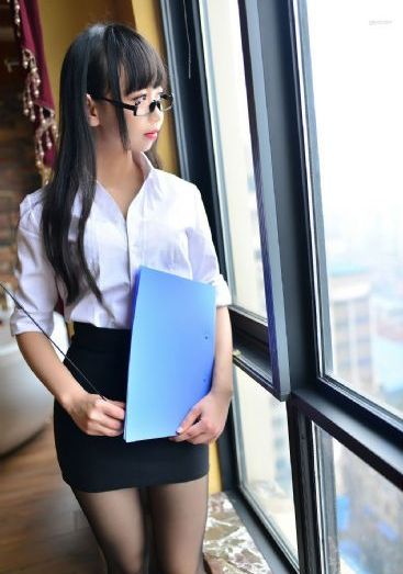 热情的邻居 李采潭中字_1080P电影完整版在线观看